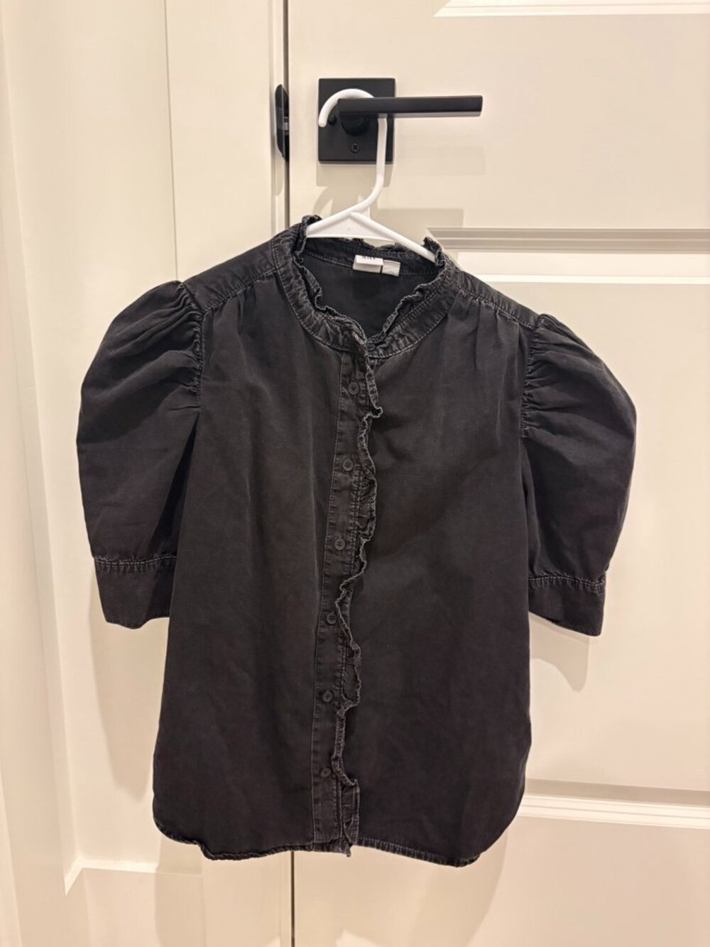 GAP Kids Puff Sleeve Ruffle Top | Washed Black | XS